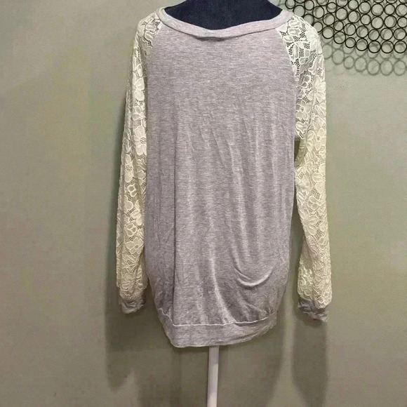 Light gray sweatshirt like top with lace accent sleeves- Size Large - Picture 2 of 7
